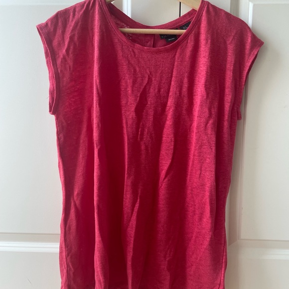 Tahari linen T-shirt. Size small. Beautiful poppy red colour. - Picture 3 of 3